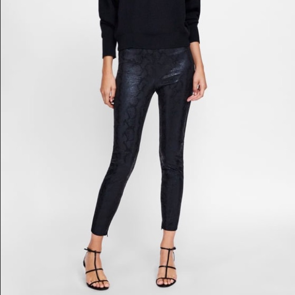🆕WOT ZARA  ◾️BLACK◾️ SNAKESKIN PRINTED LEGGINGS S